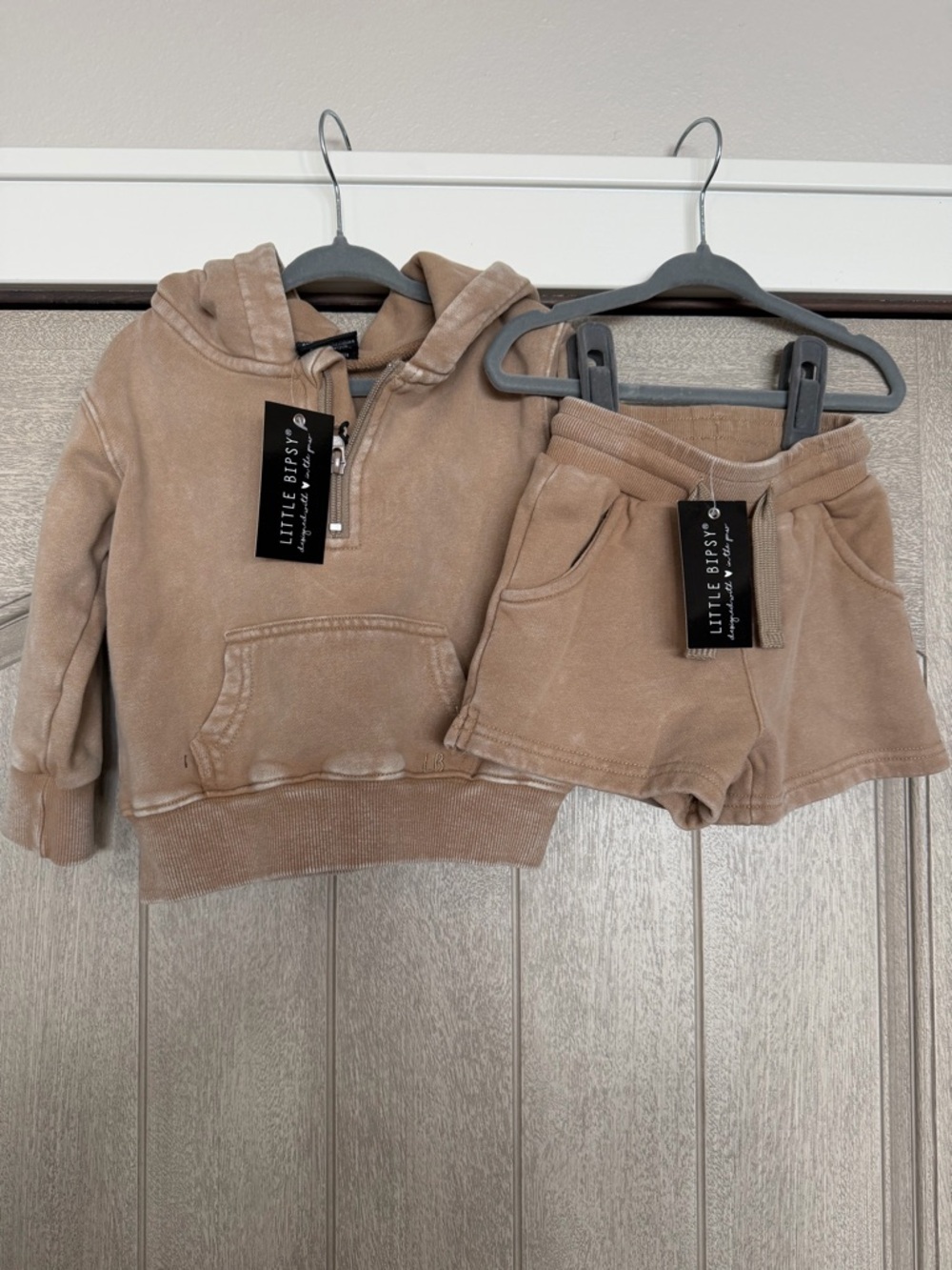 NWT Little Bipsy matching sweat suit shorts hoodie 12-18m washed tan